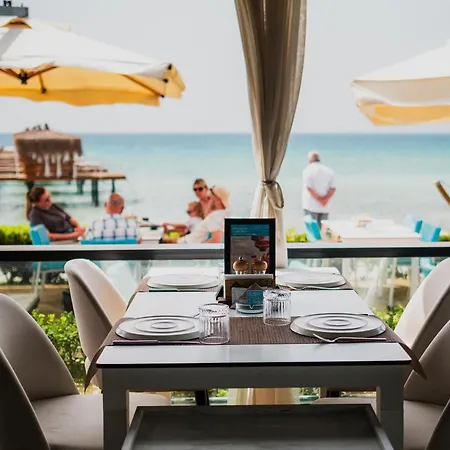 Aparthotel Nothern Cyprus Four Seasons Life Collection & Lofts Seafront Agios Dhometios
