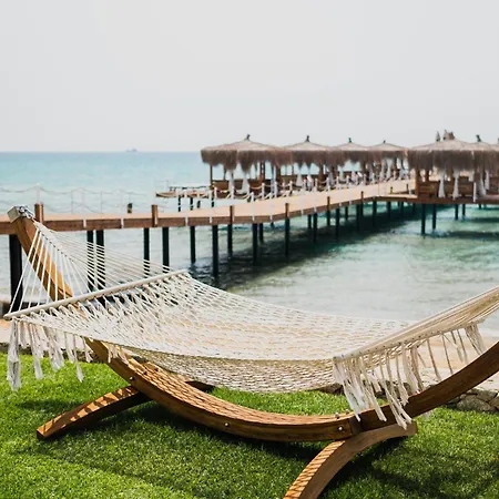 Nothern Cyprus Four Seasons Life Collection & Lofts Seafront Aparthotel 4*